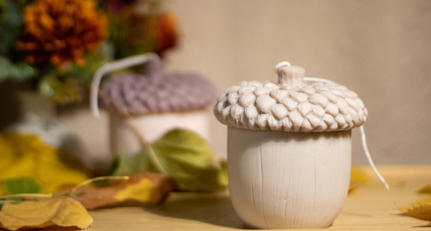 Acorn-inspired soy wax candle – perfect for fall and woodland interiors