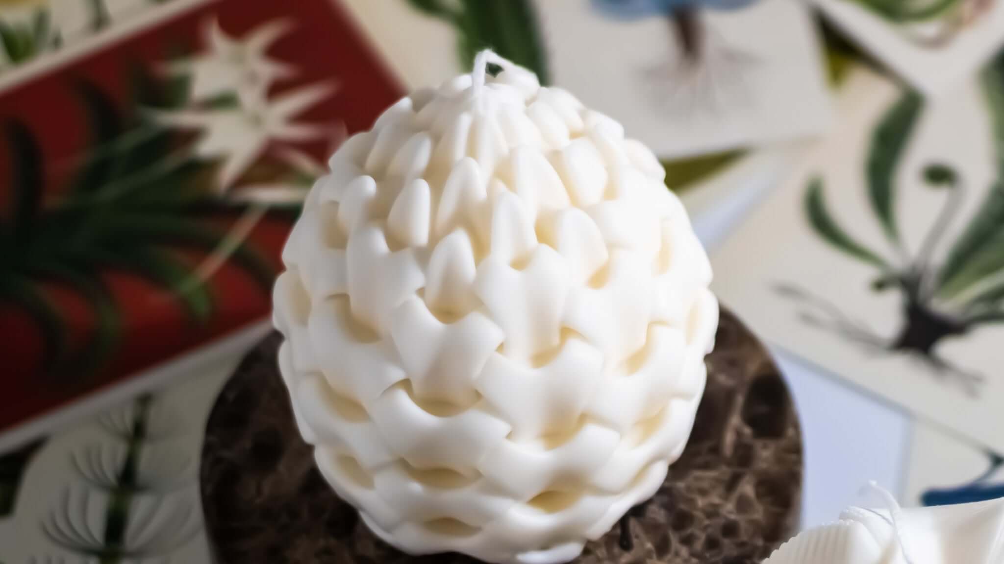 Elegant Special Bud non-toxic candle with smooth soy wax finish