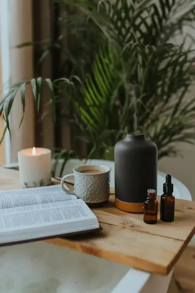 Lumanare infuzata cu uleiuri esentiale pentru aromaterapie adevarata