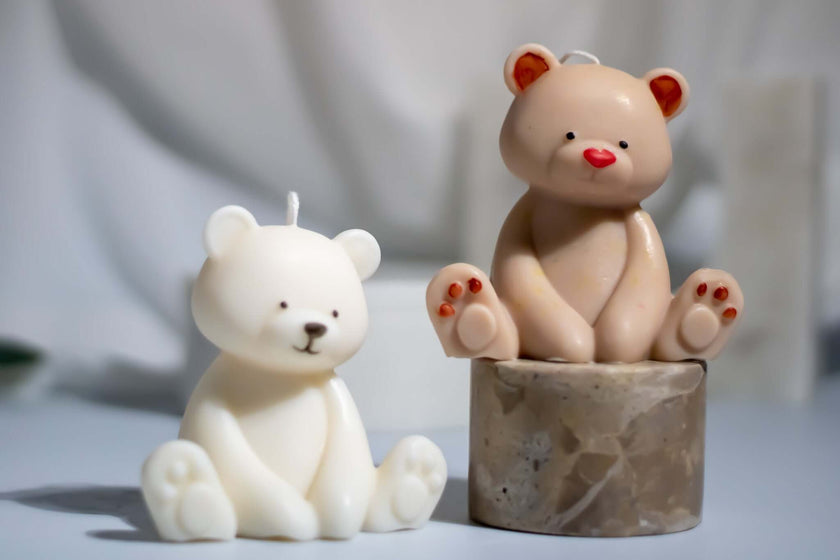 Bear-shaped soy wax candle – handcrafted decorative sculpture