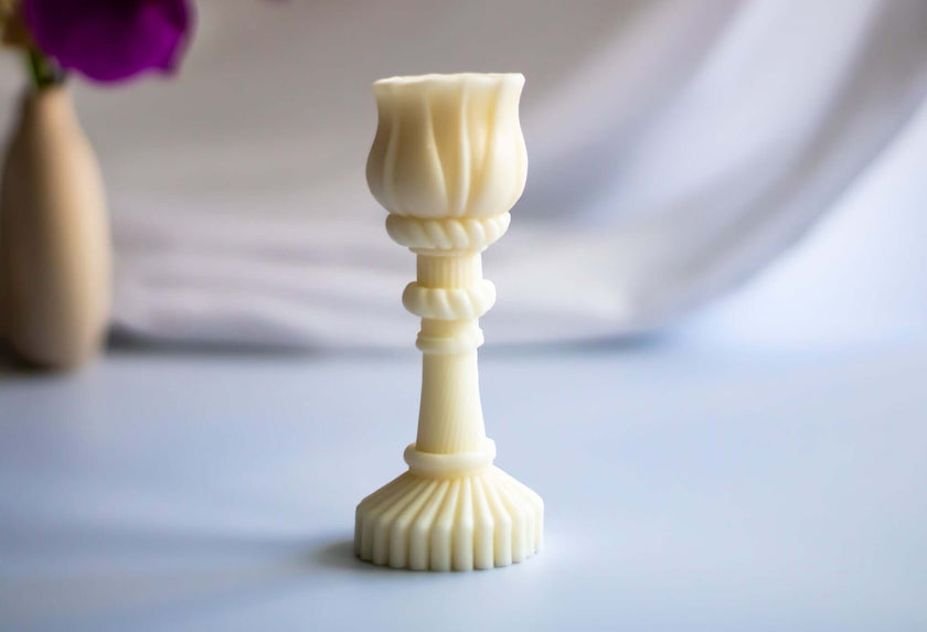 Elegant Victory Cup Candle in White Tone – Sculptural Detail Highlight

