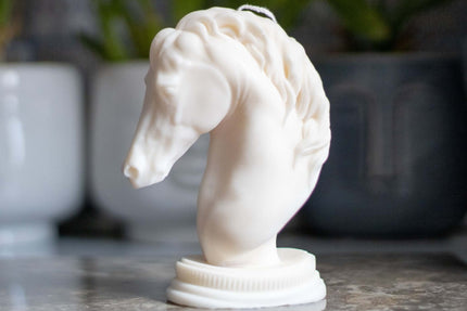Hand-poured horse head candle – scented and clean-burning soy wax piece
