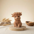 Highland Cow Candle – Rustic Farmhouse Decor – Country Home Accent – Animal Candle – Handmade Soy Wax – Cozy Home Decor