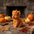 Highland Cow Candle – Rustic Farmhouse Decor – Country Home Accent – Animal Candle – Handmade Soy Wax – Cozy Home Decor