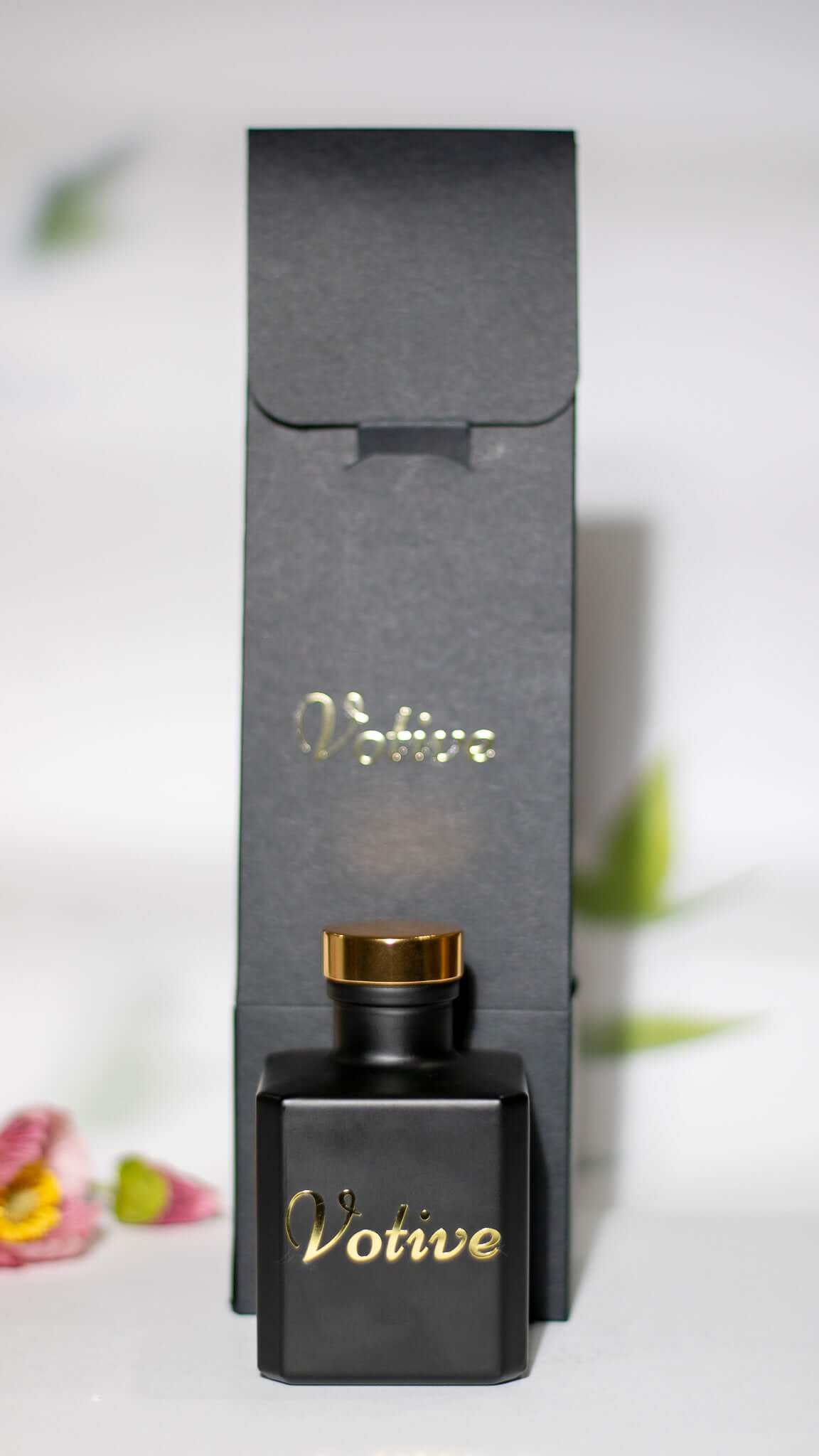 Home Fragrance Diffuser – Natural Oils, Elegant Glass Jar, Made in Florida
Elevate your daily space with a reed diffuser that blends style with safe aromatherapy. Choose from sophisticated scents and enjoy a flame-free, pet-safe alternative for natural room ambiance.