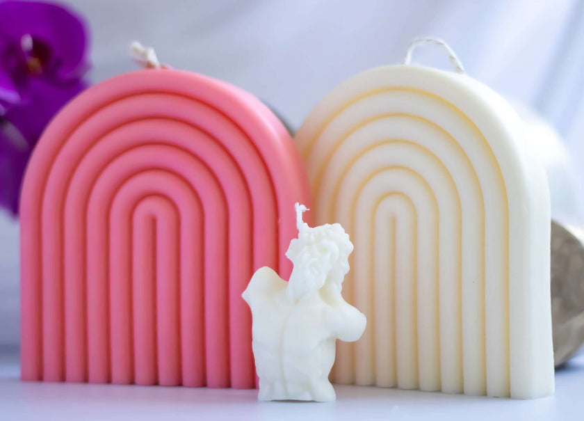 Elegant arch-shaped candle, perfect as a decorative piece that blends art with functionality.