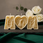 MOM Letter Candle – detail view