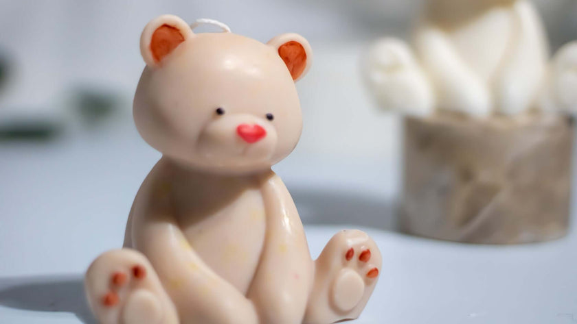 Minimalist bear figure candle – scented and handmade