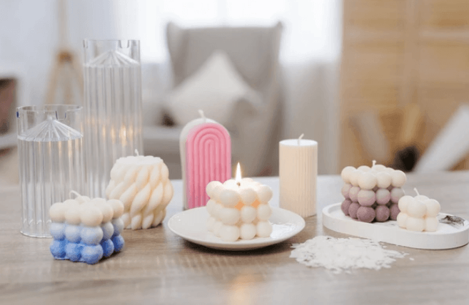 Modern decorative candle – bubble cube shape in non-GMO soy wax, ideal for contemporary homes.