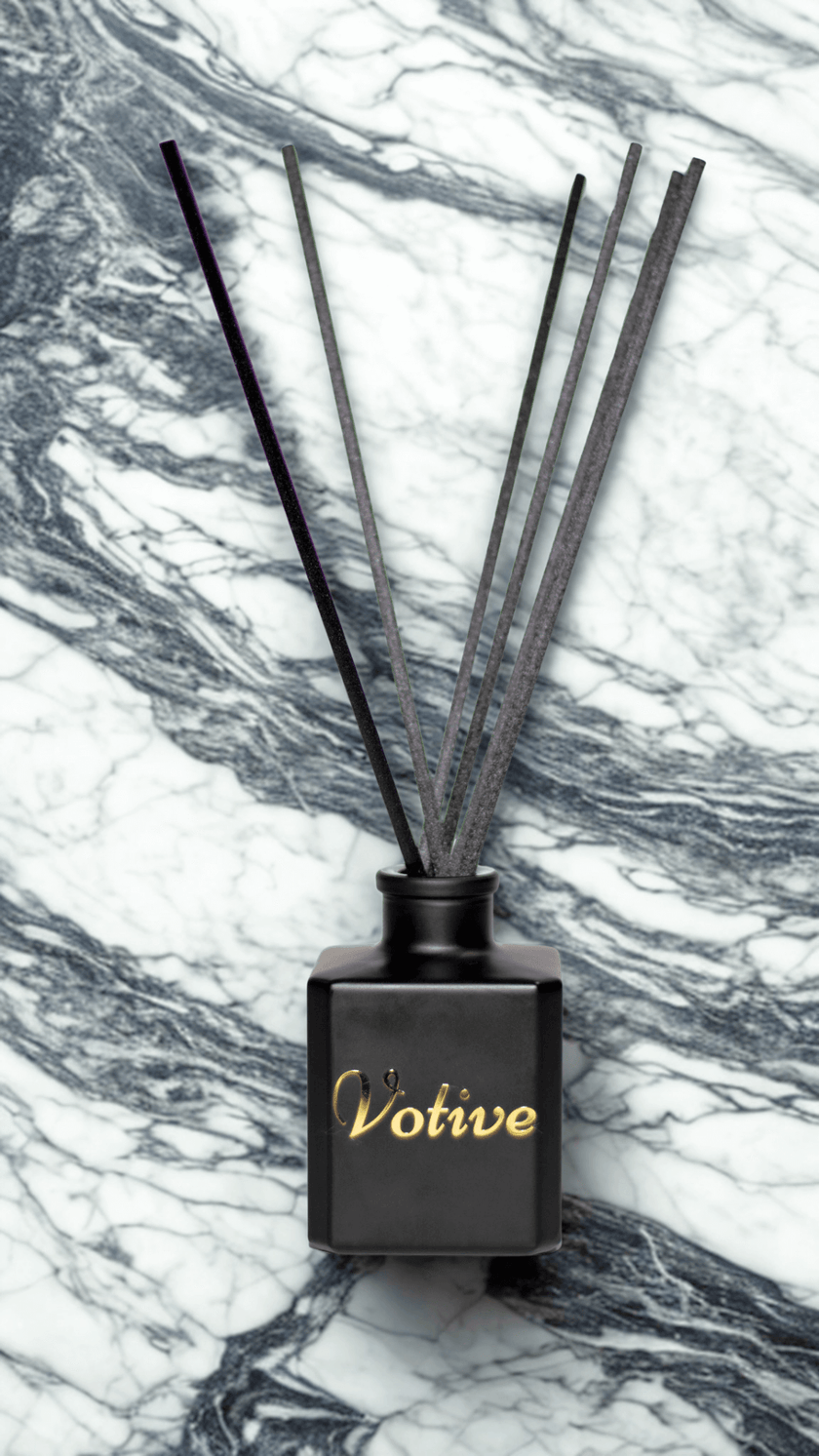 Natural Reed Diffuser with Essential Oils – Elegant Home Aroma for Wellness Lovers
Transform your home into a sanctuary with Votive®’s essential oil reed diffuser. Hand-blended in Florida using therapeutic-grade oils and eco bamboo fiber sticks, it offers a clean, long-lasting aroma — perfect for conscious living.
