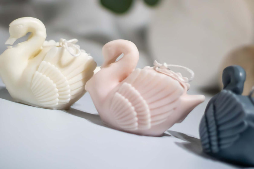 Pastel Pink Swan Candle – Vegan Soy Wax Decorative Candle

