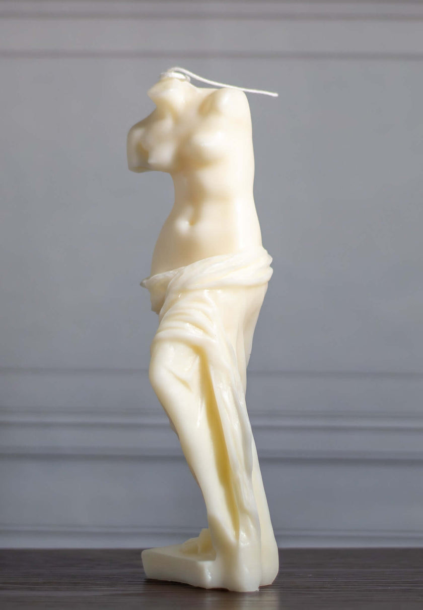 Sculptural goddess candle – clean-burning soy wax in a minimalist Venus silhouette.