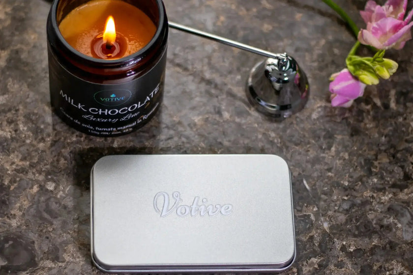 Stainless steel candle snuffer – safe and smoke-free flame extinguishing.