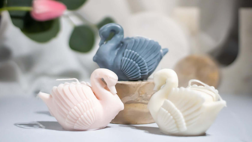 Blue Swan Sculptural Soy Candle – Non-Toxic, Handmade Gift

