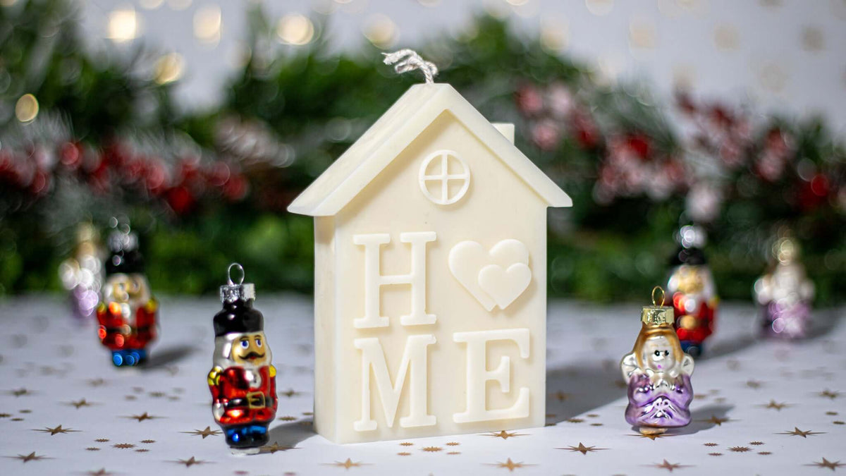 Hand-poured soy wax candle, perfect for housewarming gifts.