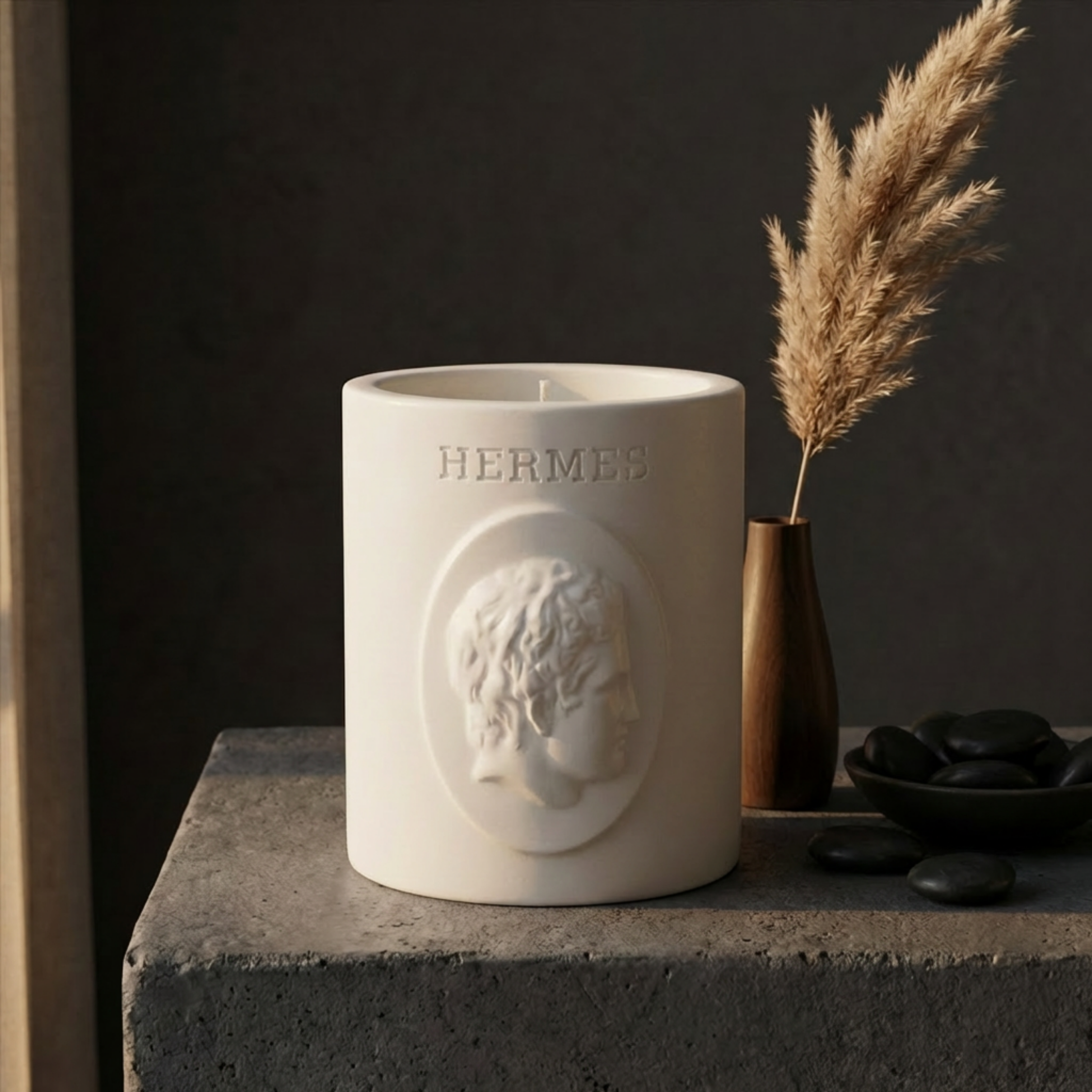 Hermes-candle-smoky-leather-golden-resins-timeless-spice