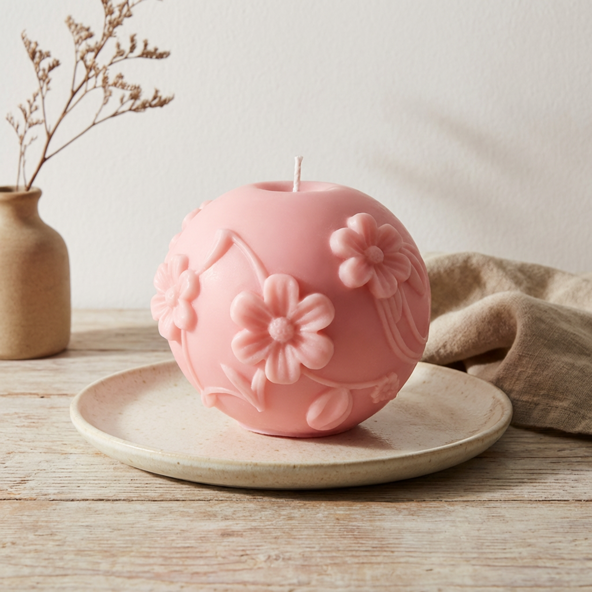Handmade Daisy Sphere Soy Candle – Sculptural Floral Candle