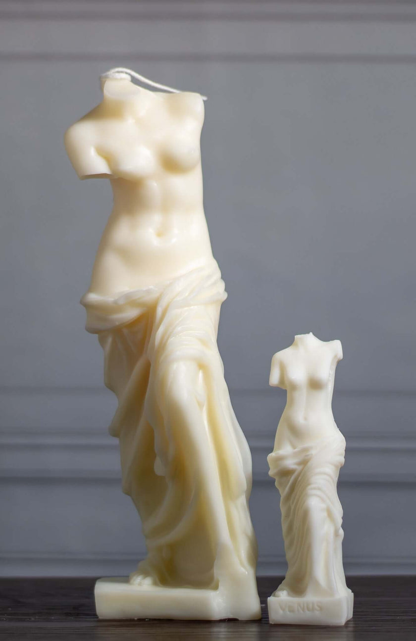 Venus candle in soy wax – handcrafted bust sculpture inspired by classical beauty.