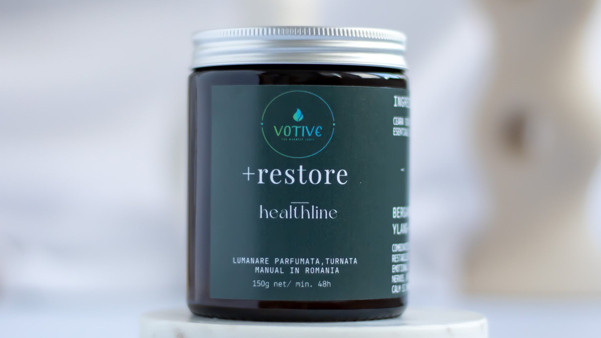 Lumânare aromaterapeutică Restore în ambalaj elegant, perfectă pentru meditație