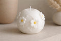 Handmade Daisy Sphere Soy Candle – detail view