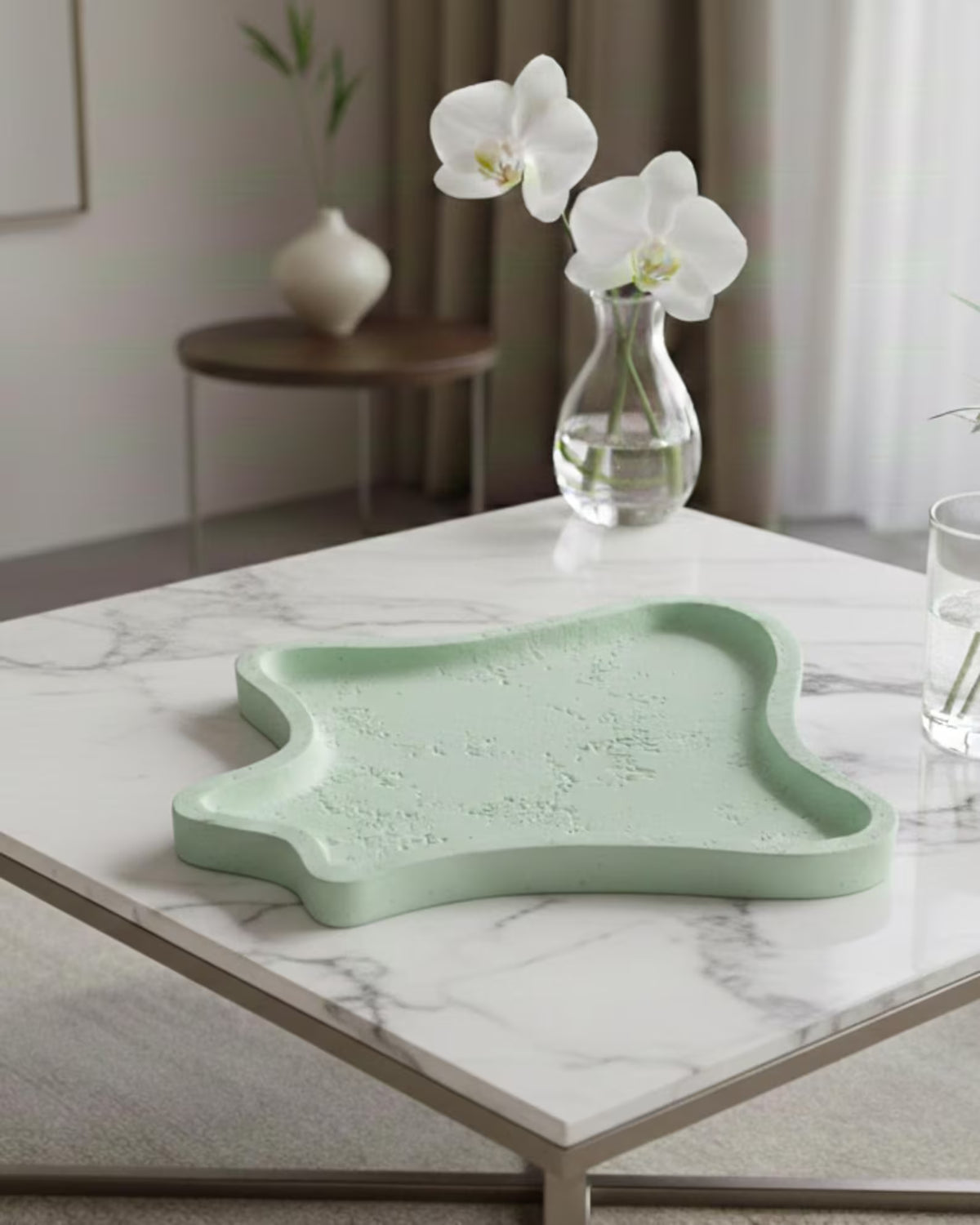 wavy-resin-tray-japandi-handmade-jewelry-display-tray