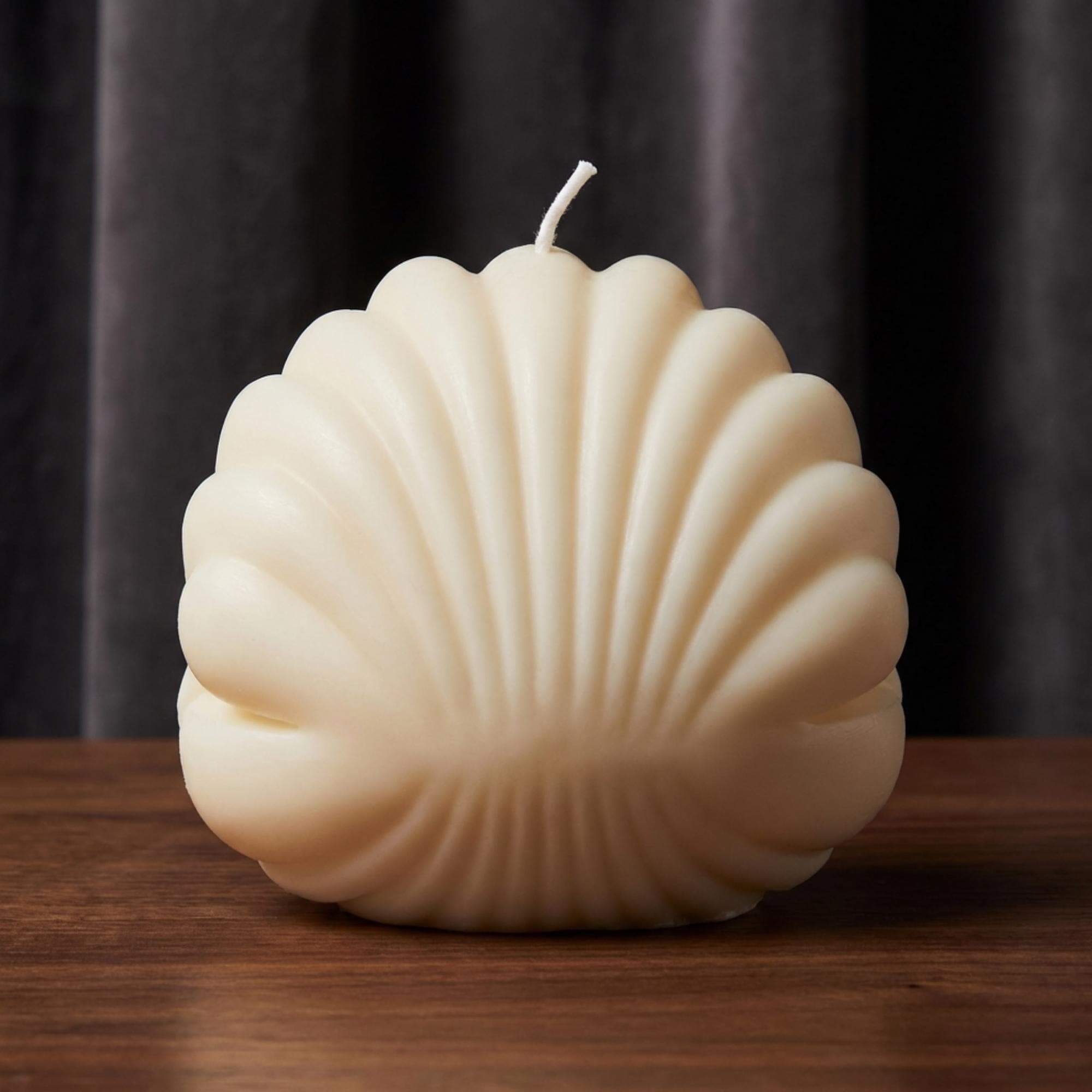Clam with Pearl Candle